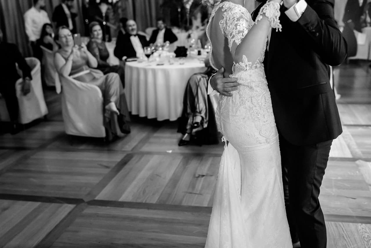 Les mariés lancent le bal au Beaurivage Palace