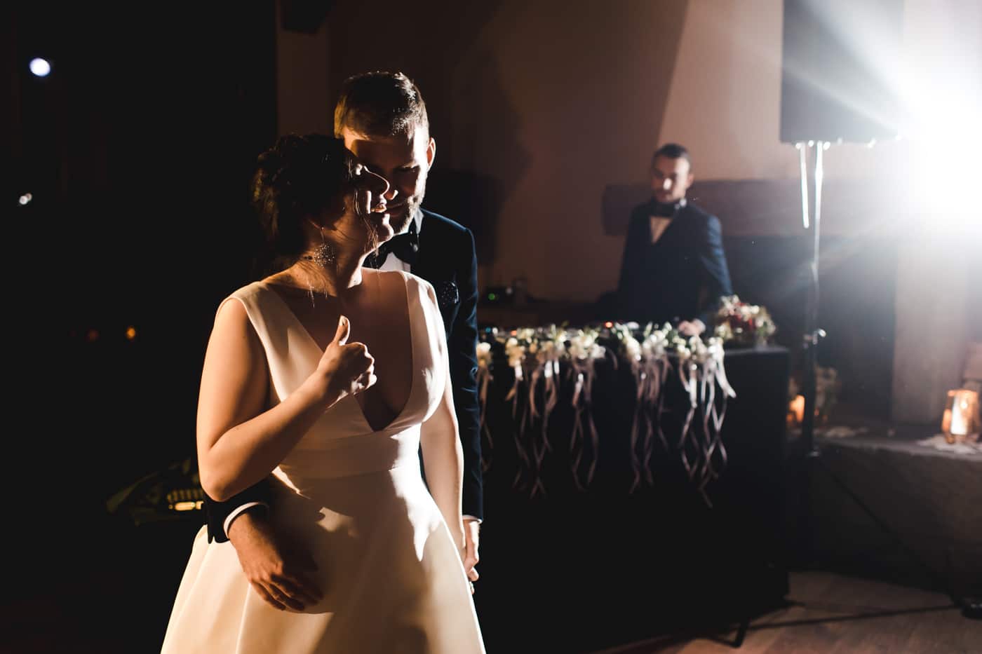 Les mariés ouvrent le bal au Maiensässhotel de Guarda Val