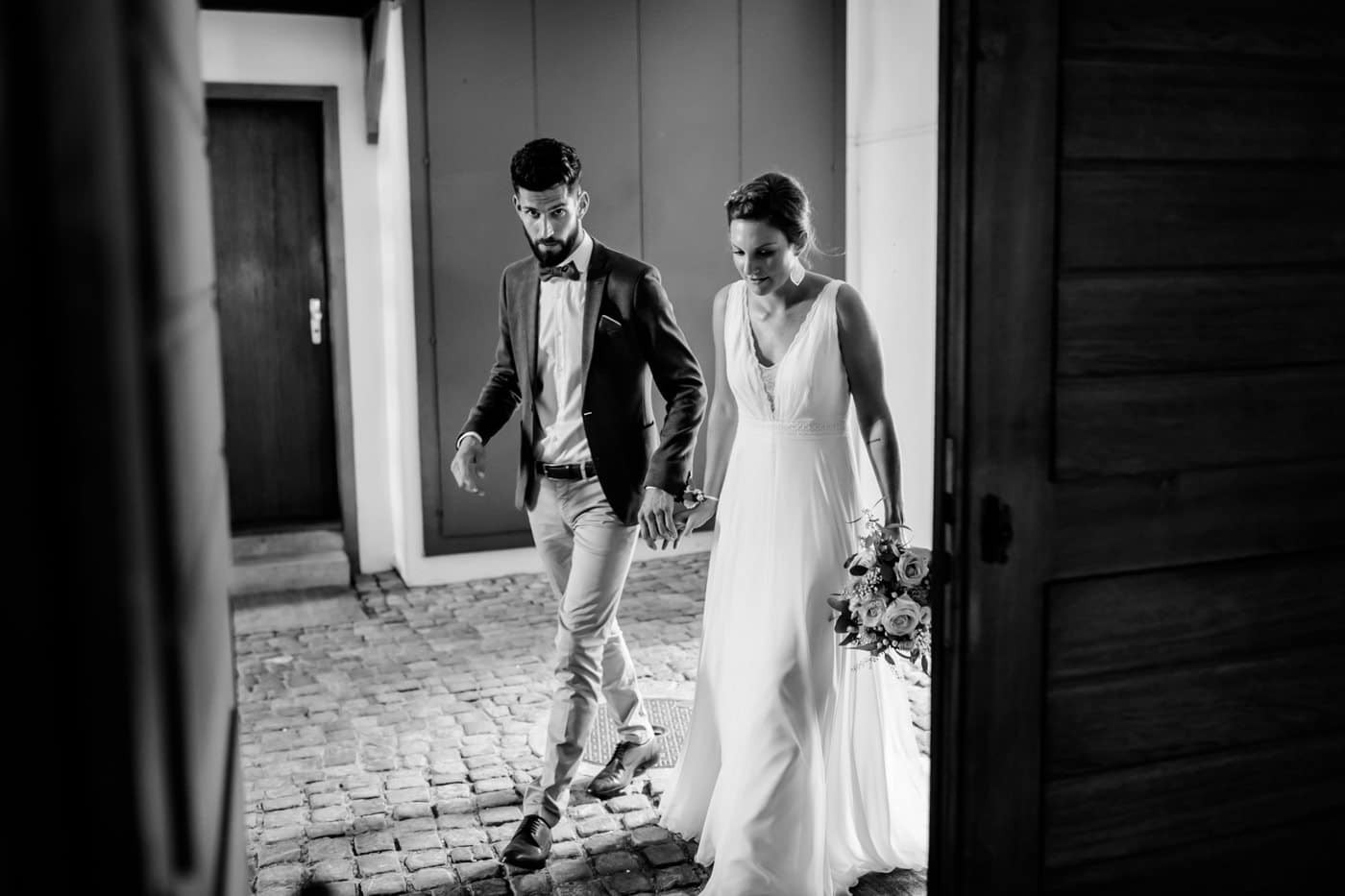 Arrivée des mariés à l'état civil de Bulle, dans le canton de Fribourg