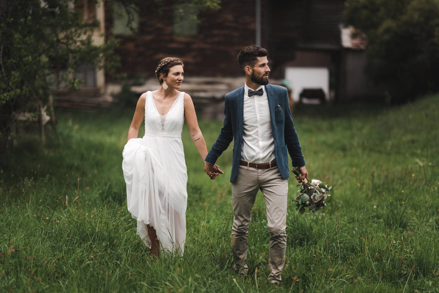 Les mariés main dans la main en Gruyère