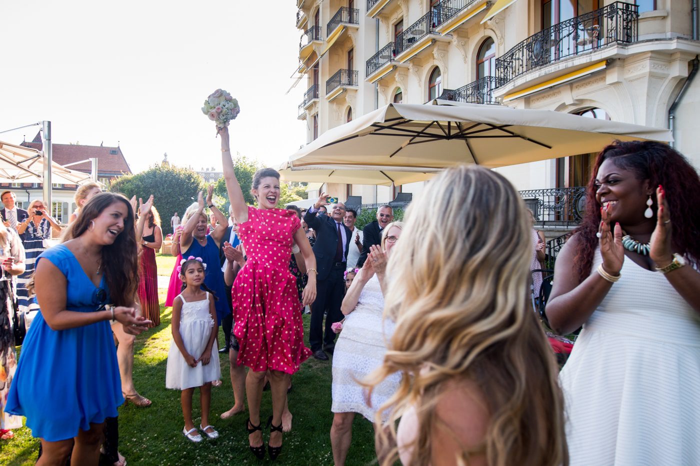 Le lancer du bouquet fait une heureuse