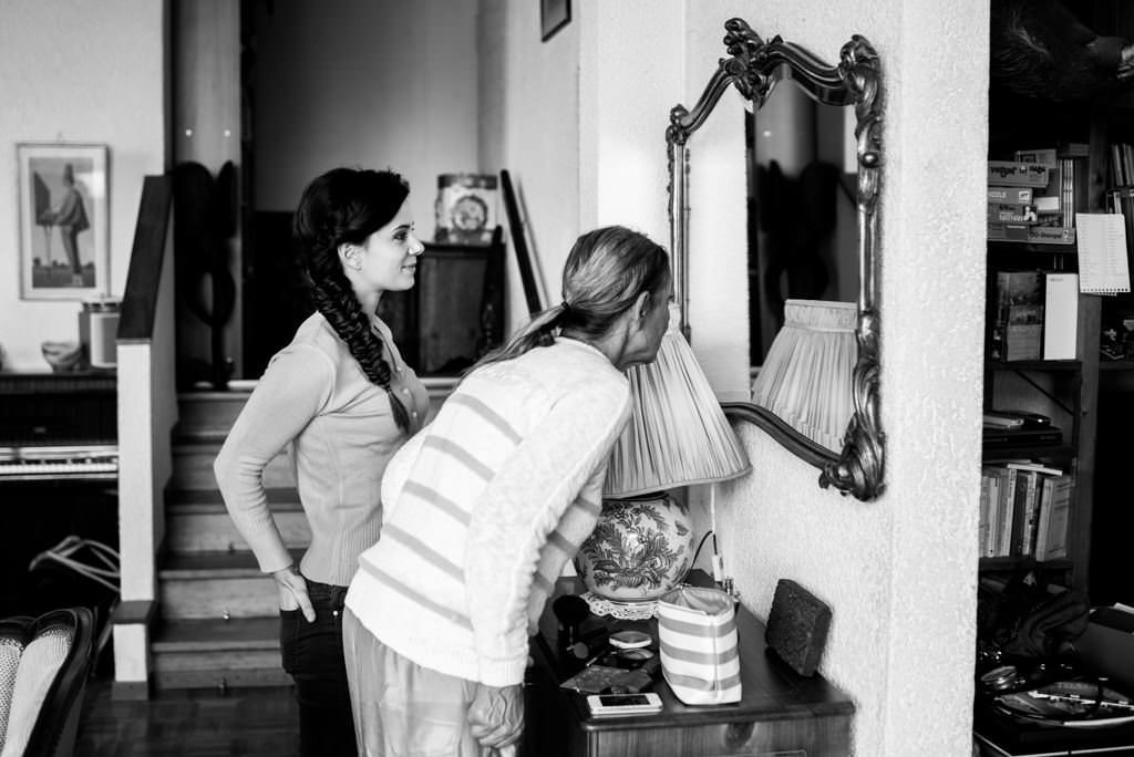 La préparation de la mariée commence