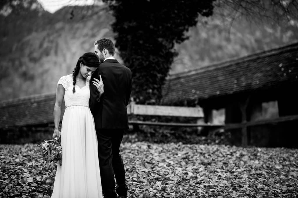 Photo de couple à la sortie de l'église
