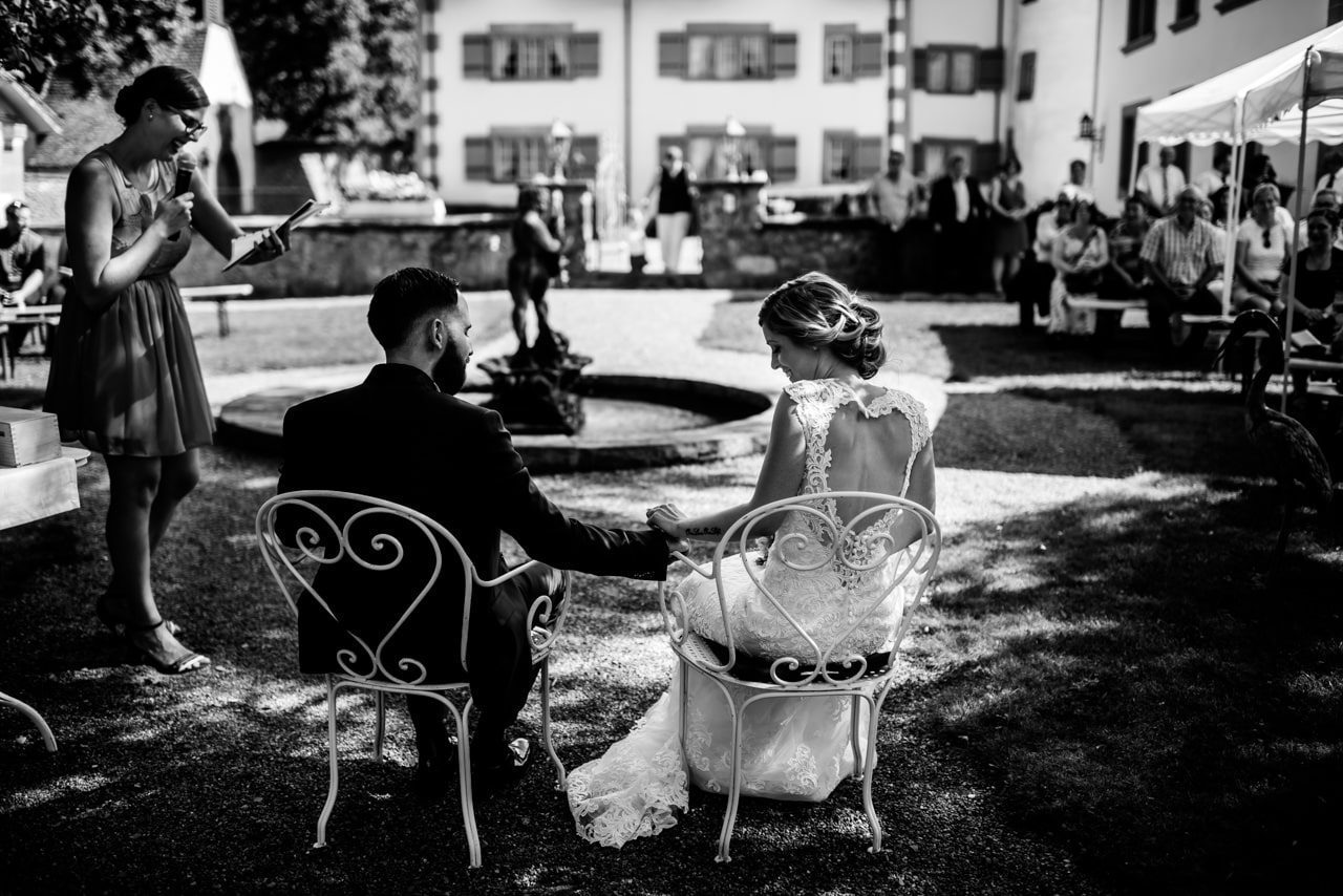 Les mariés dans les jardins de la Grande Riedera à Essert