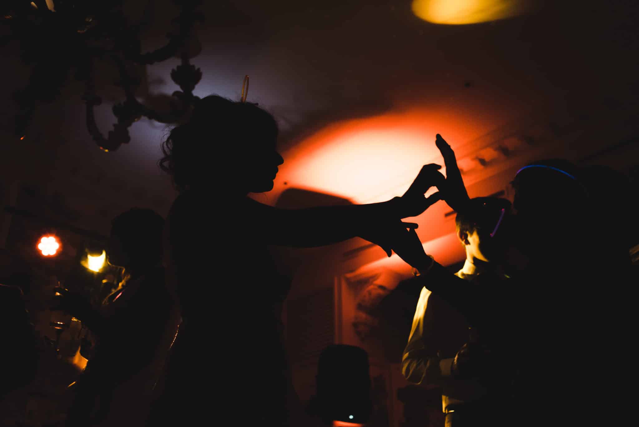 Jeu d'ombre et lumière sur le dance floor du Grand-Hôtel du Lac