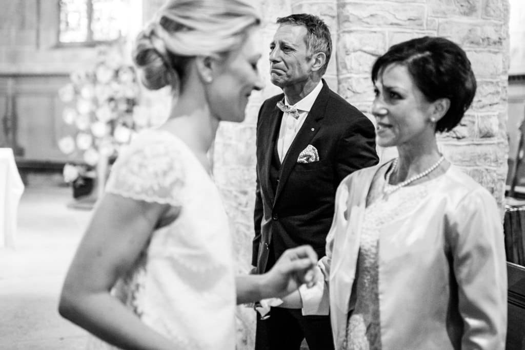 La mariée est félicitée