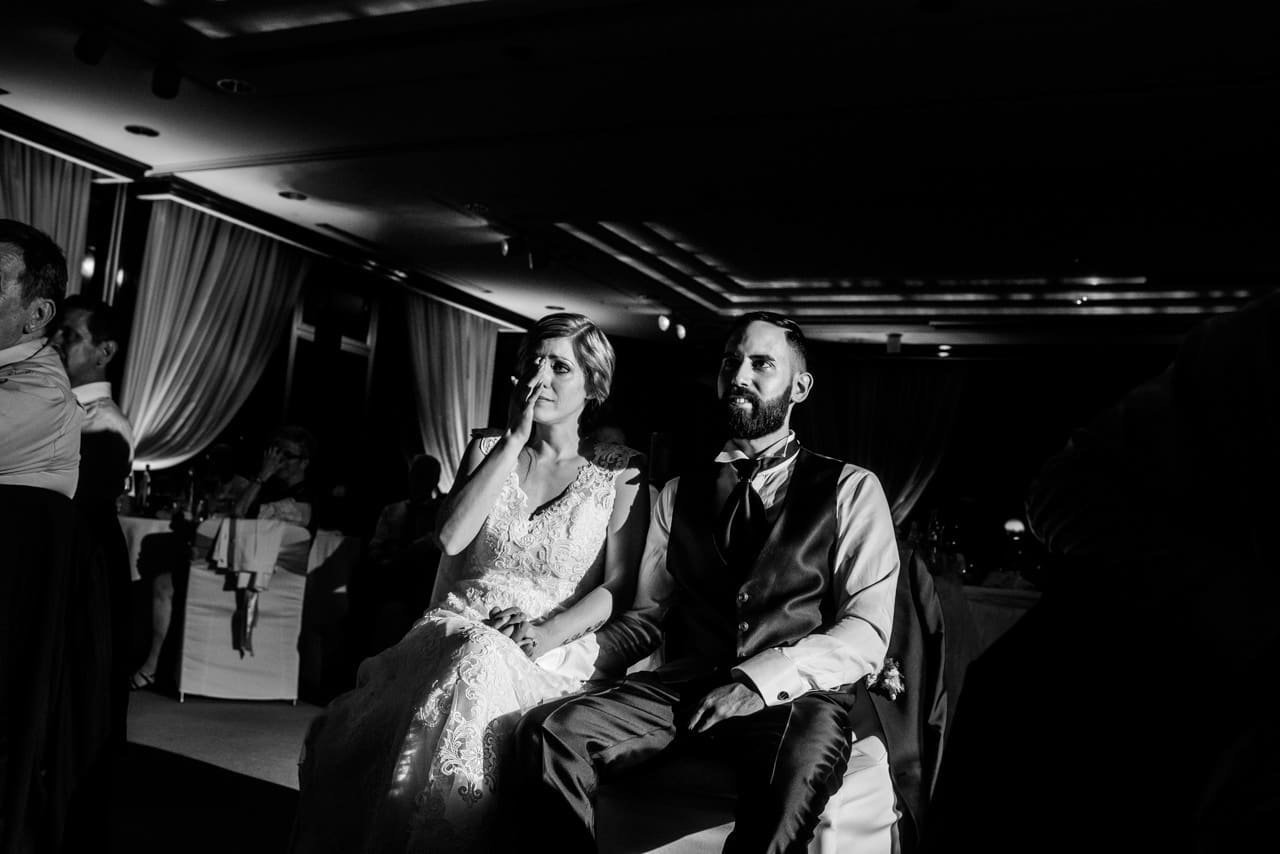 Un film est projeté lors du mariage