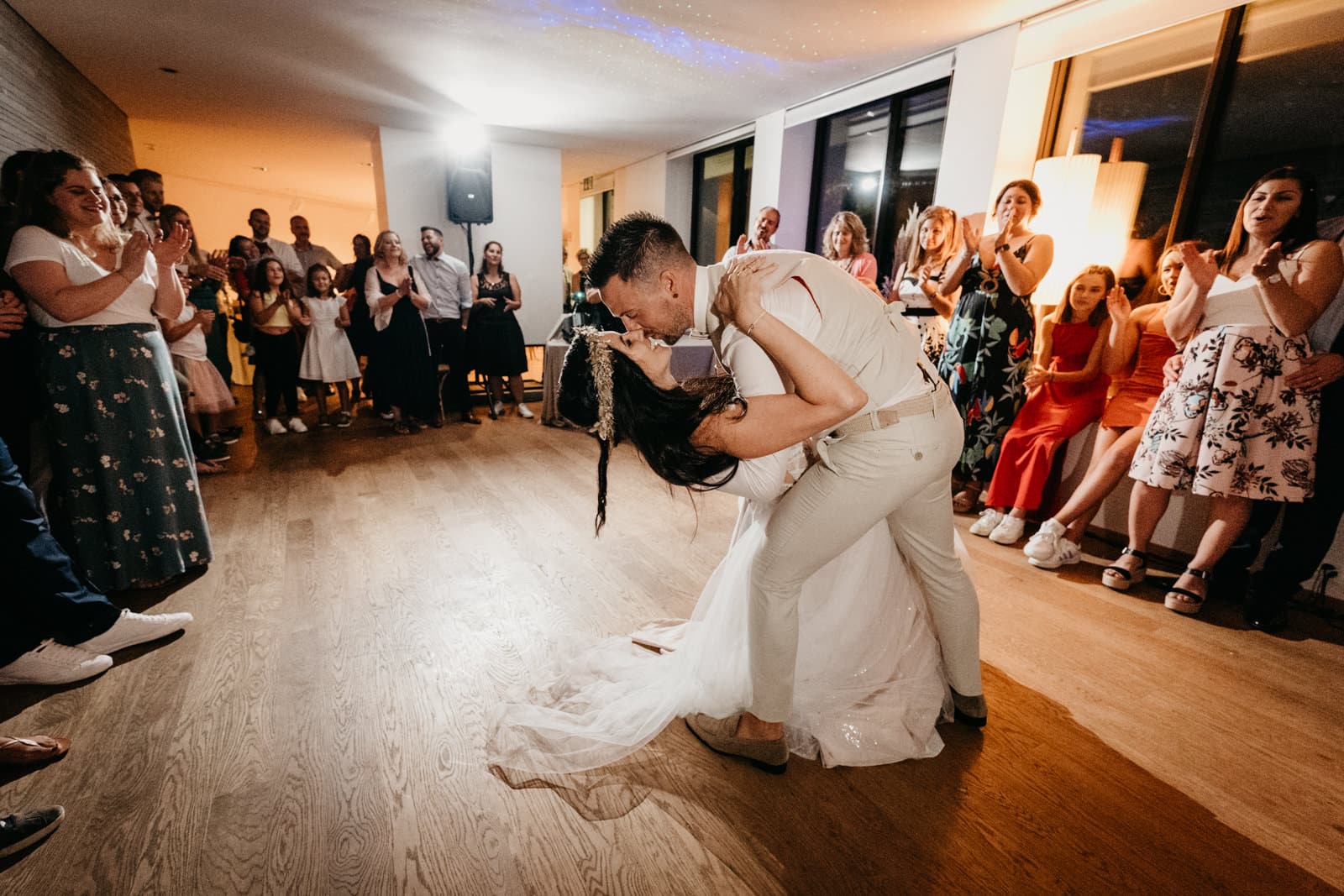 Photo de Alexandre Bourguet. Mariage à Bois Chamblard près du Lac Léman