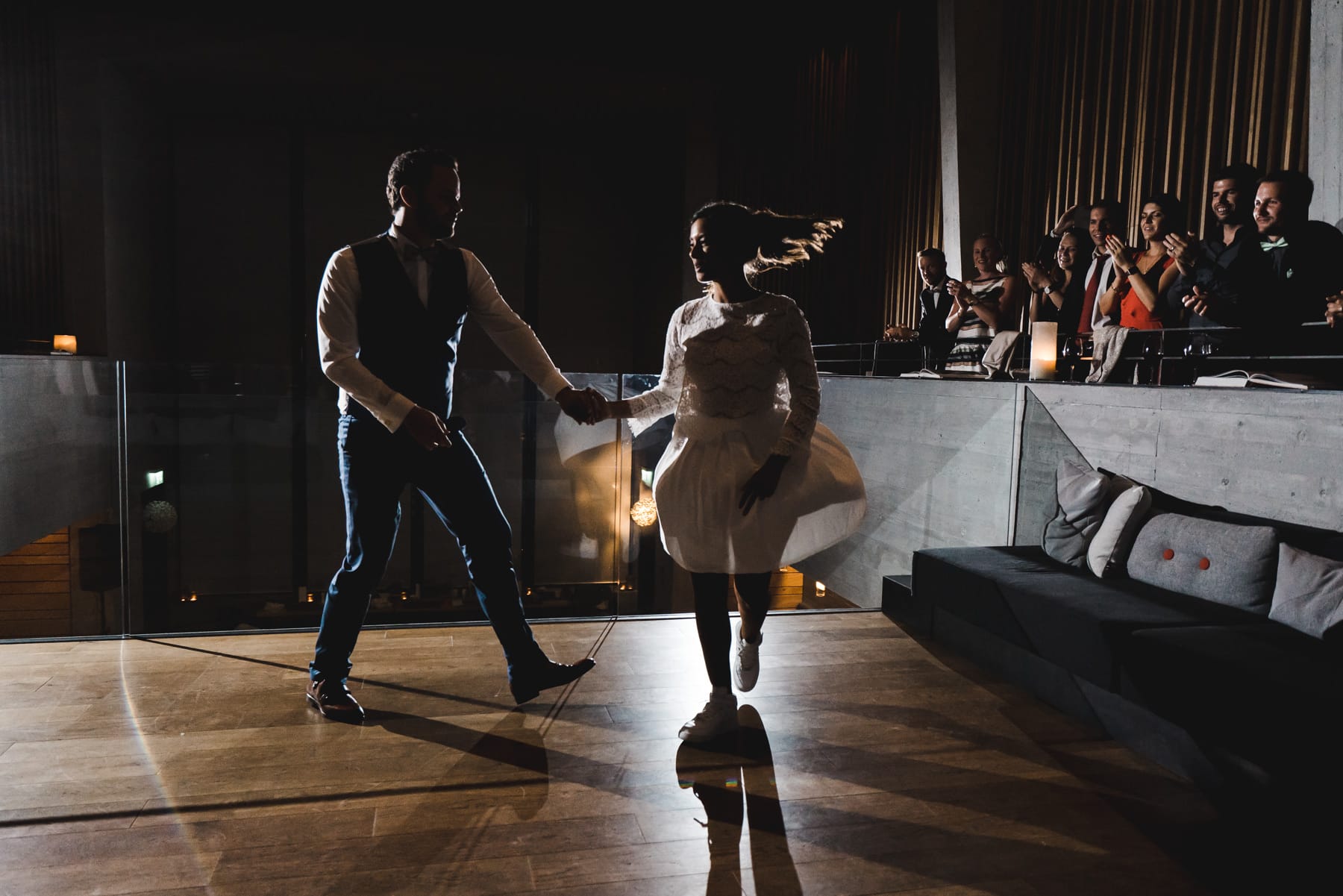 Les mariés ouvrent le bal de mariage au Chetzeron