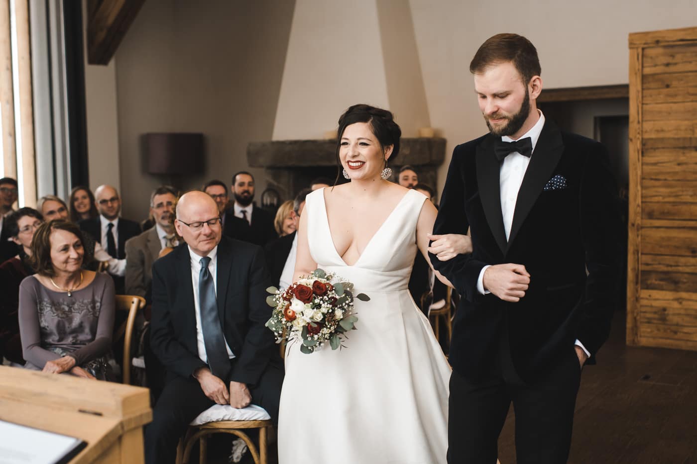 Maiensässhotel à Guarda Val Dans Les Grisons Les mariés arrivent au Maiensässhotel de Guarda Val
