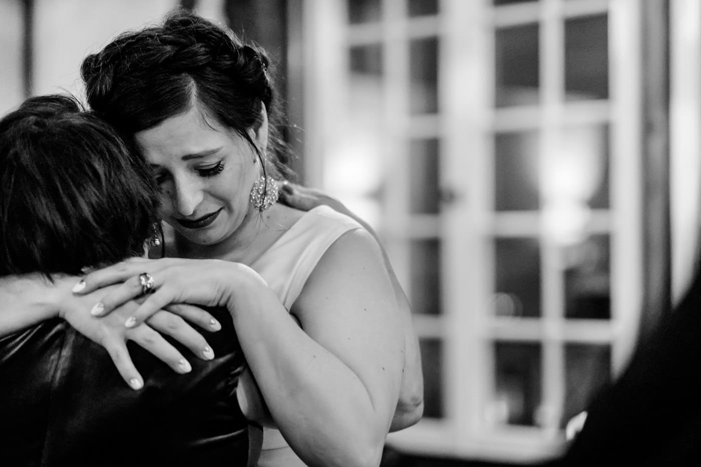 Maiensässhotel à Guarda Val Dans Les Grisons Emotion de la mariée à l'issue de la cérémonie